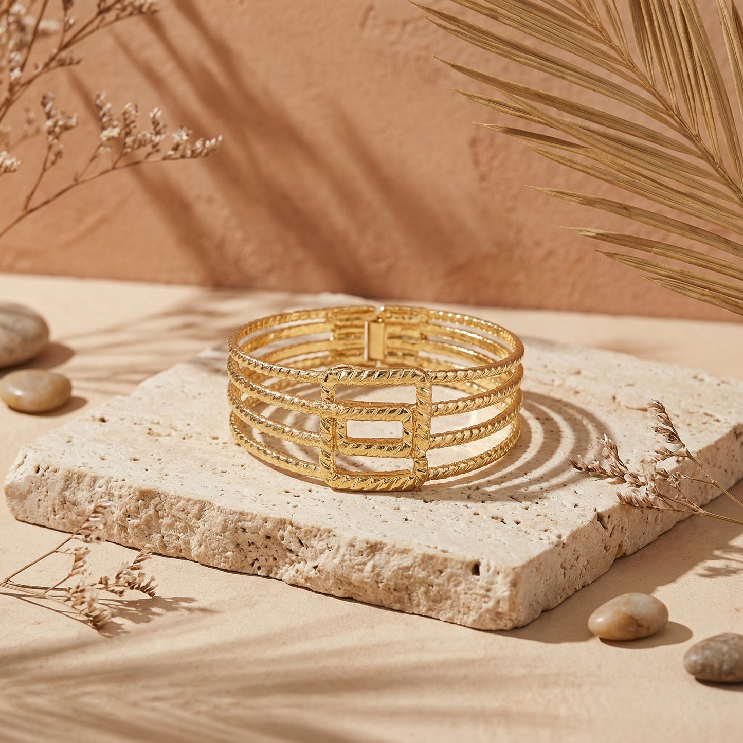 Artistic gold bracelet