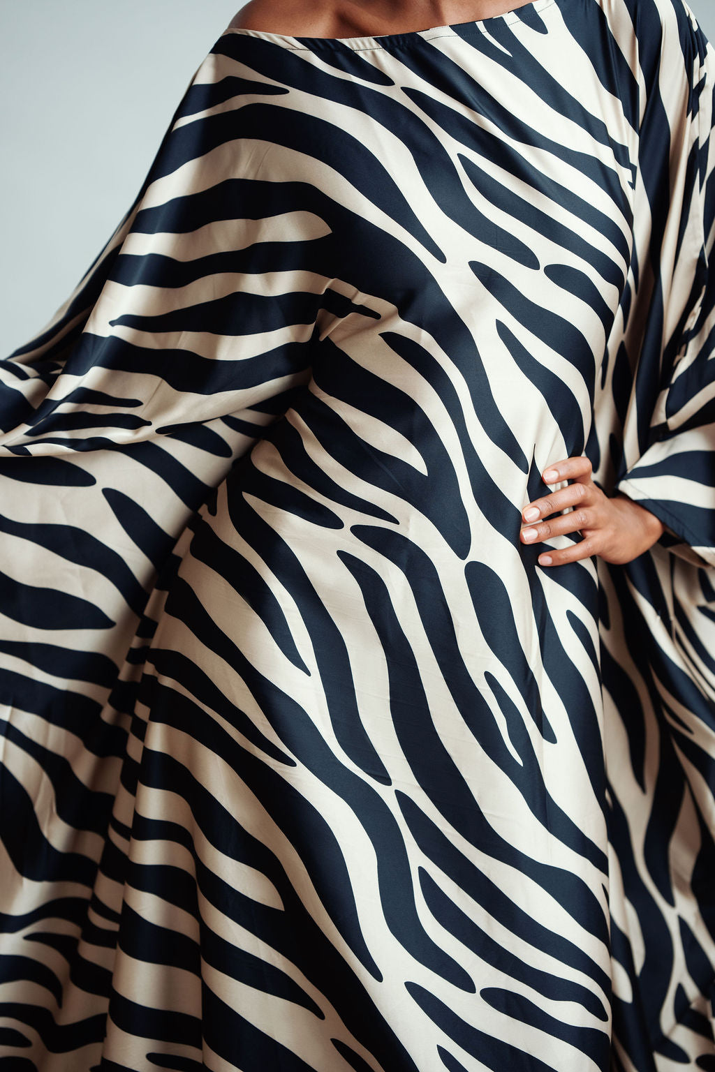 Main Character Derac - Noir Zebra (Silky Satin)