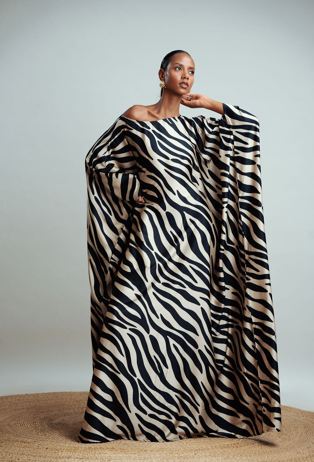 Main Character Derac - Noir Zebra (Silky Satin)