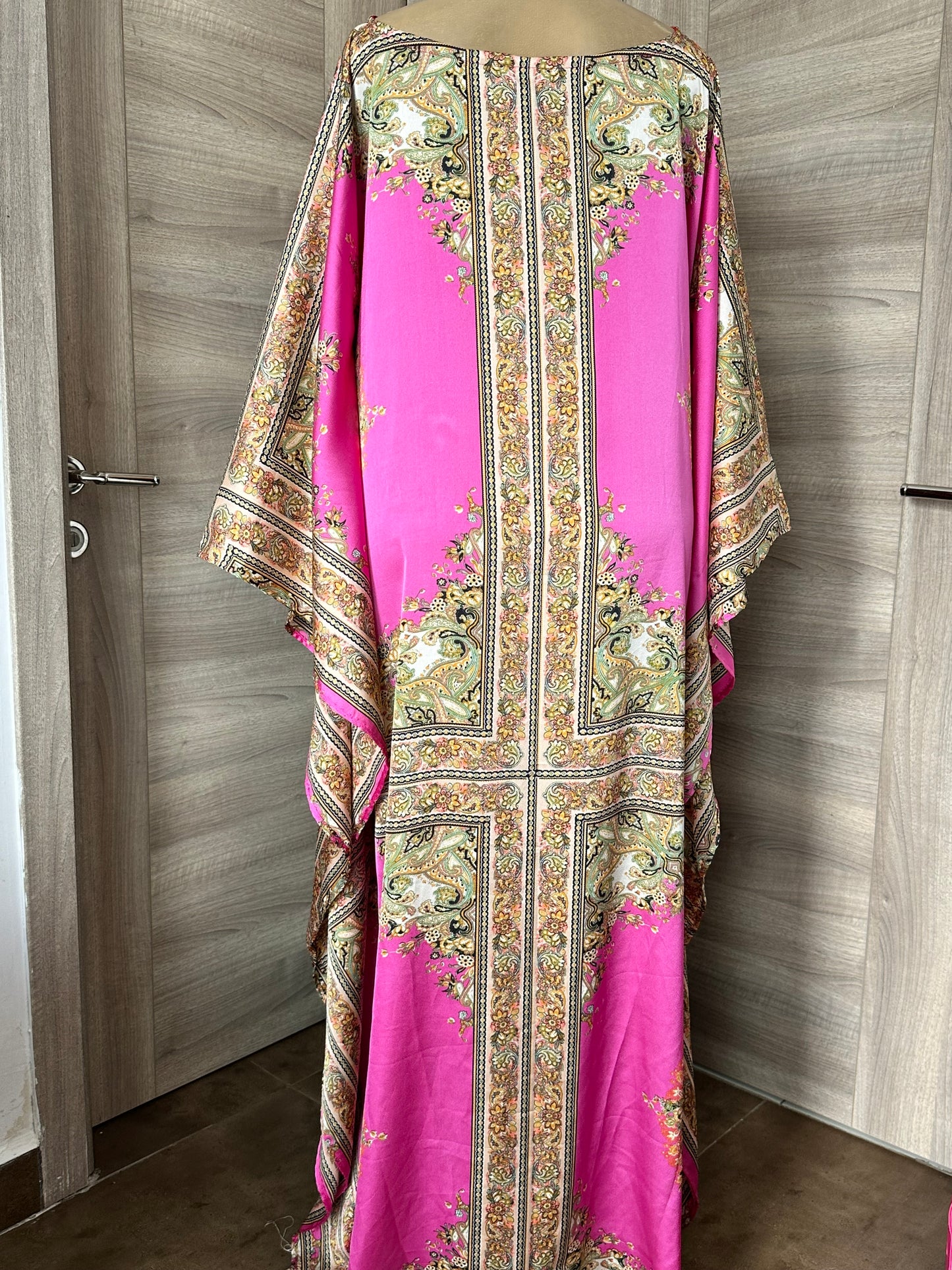 Royal Fuschia Tapestry Derac