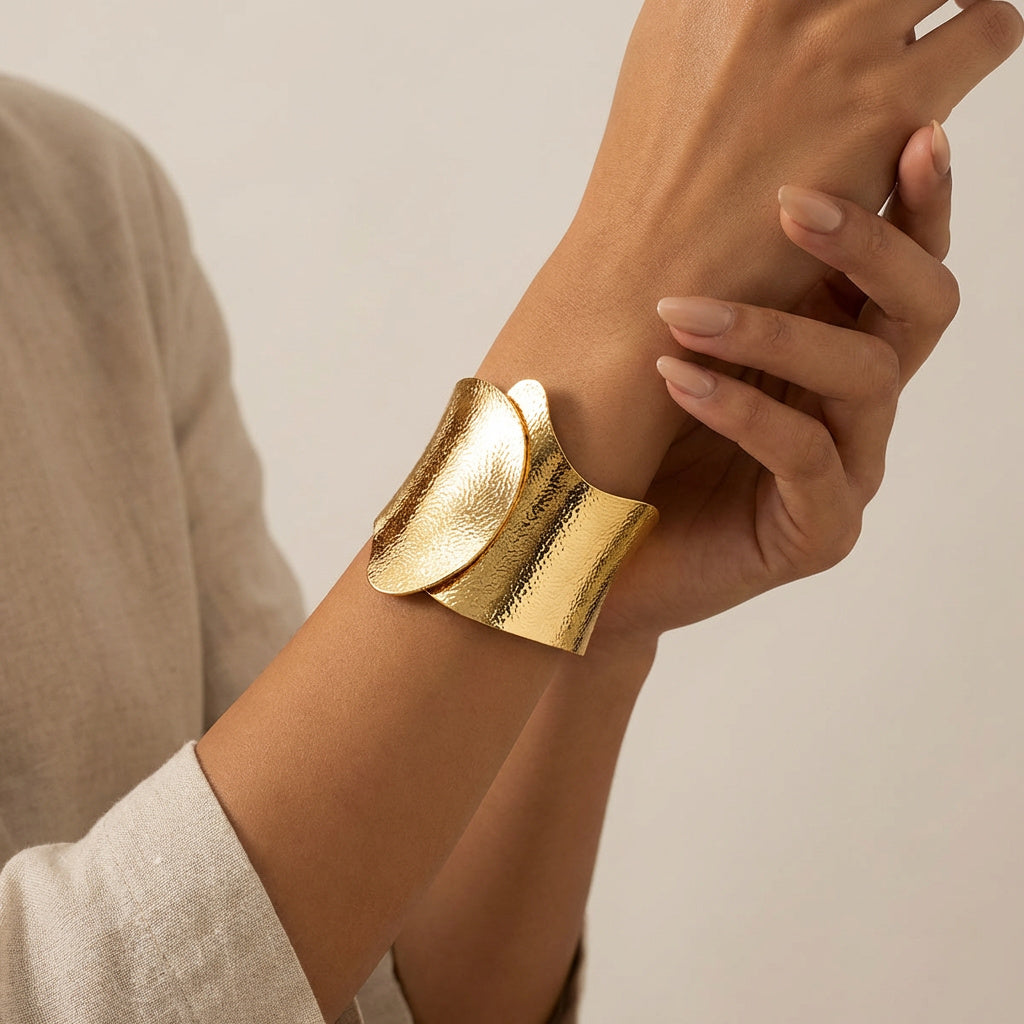 Chunky gold bracelet