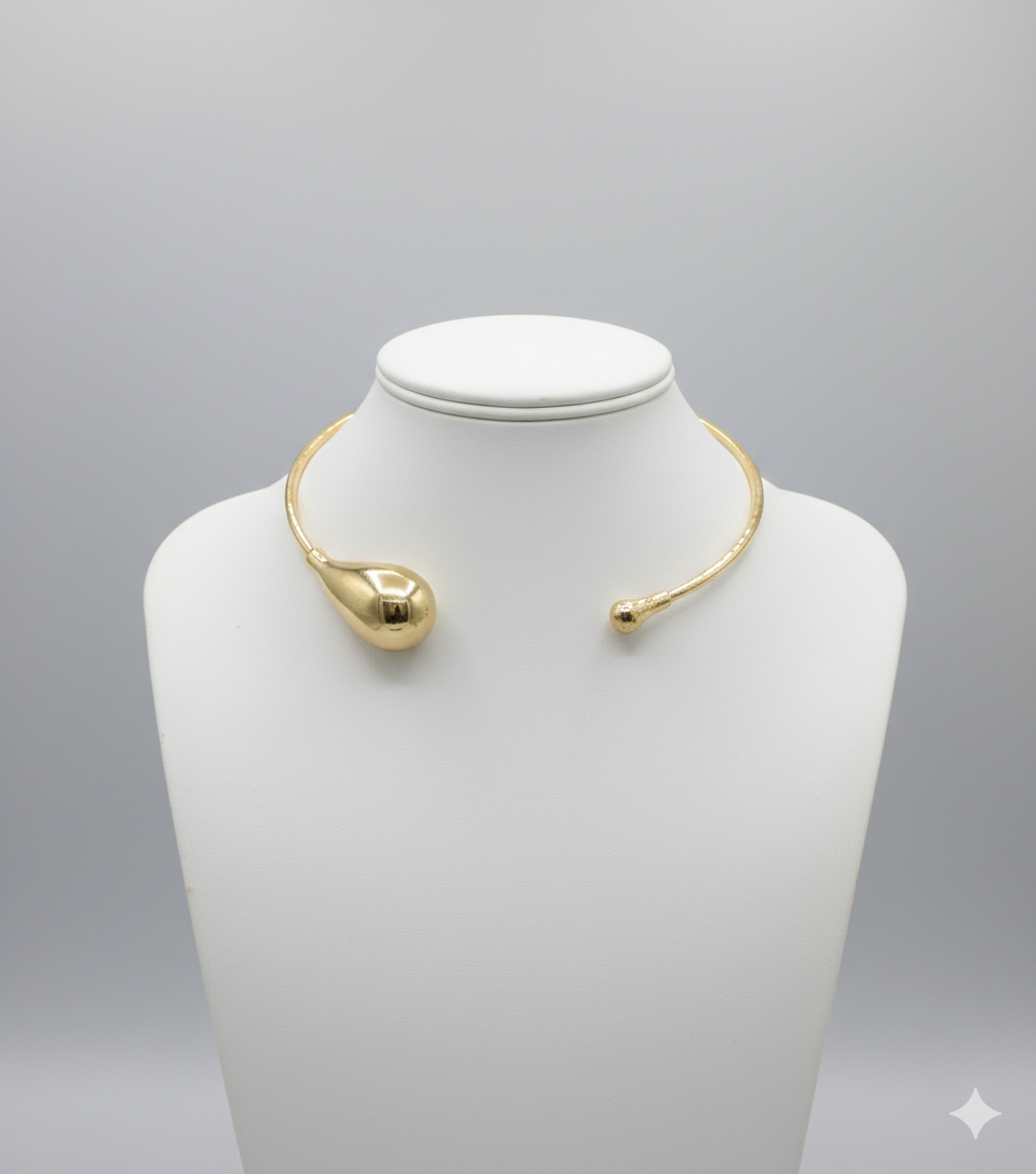 Chunky gold necklace