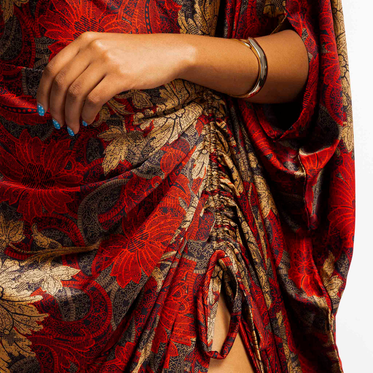 Kiara Derac - Crimson Relic (Silk satin)